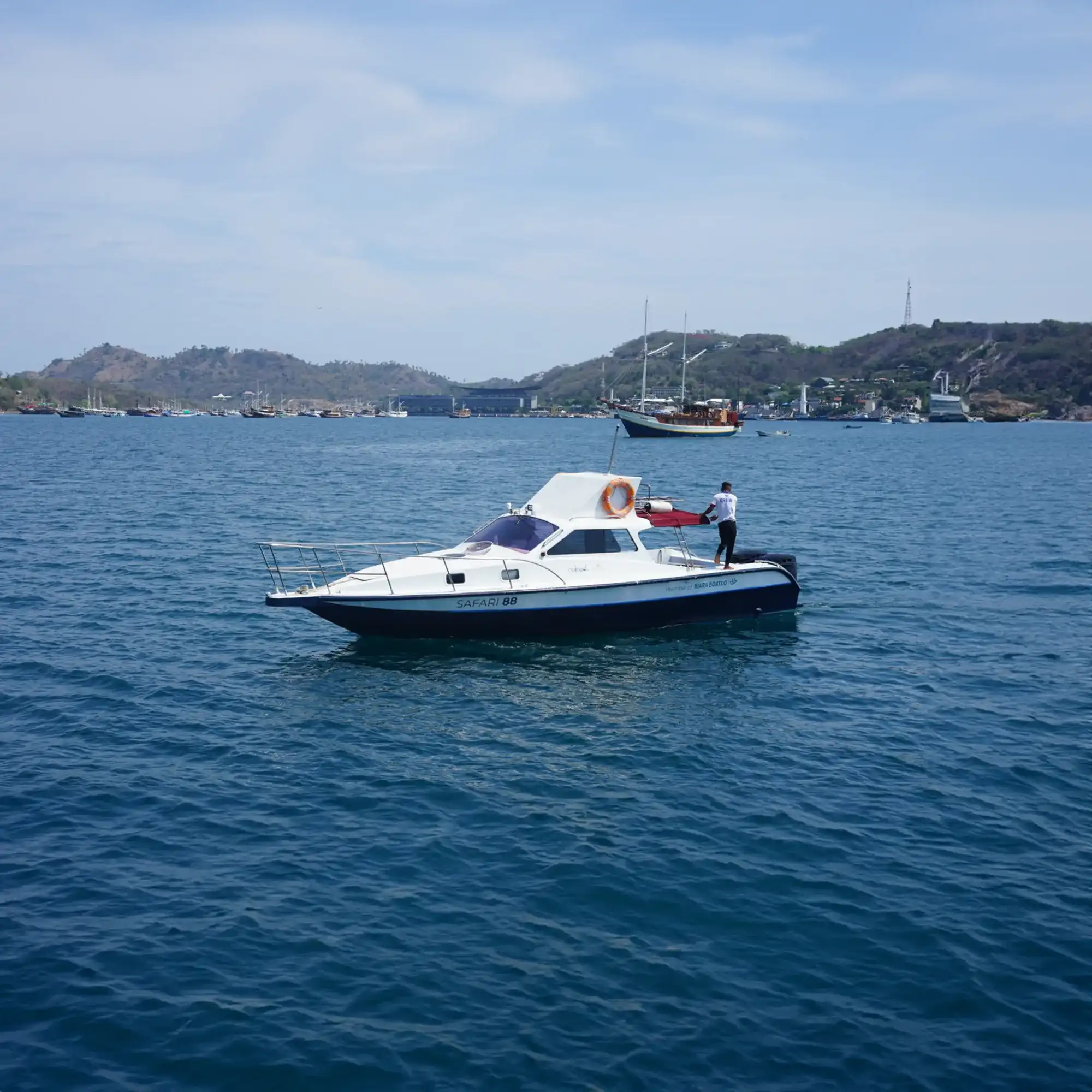 Riara Speedboat Charters in Komodo National Park
