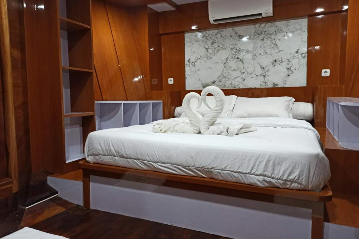 Junior Suite Cabin - Image 1