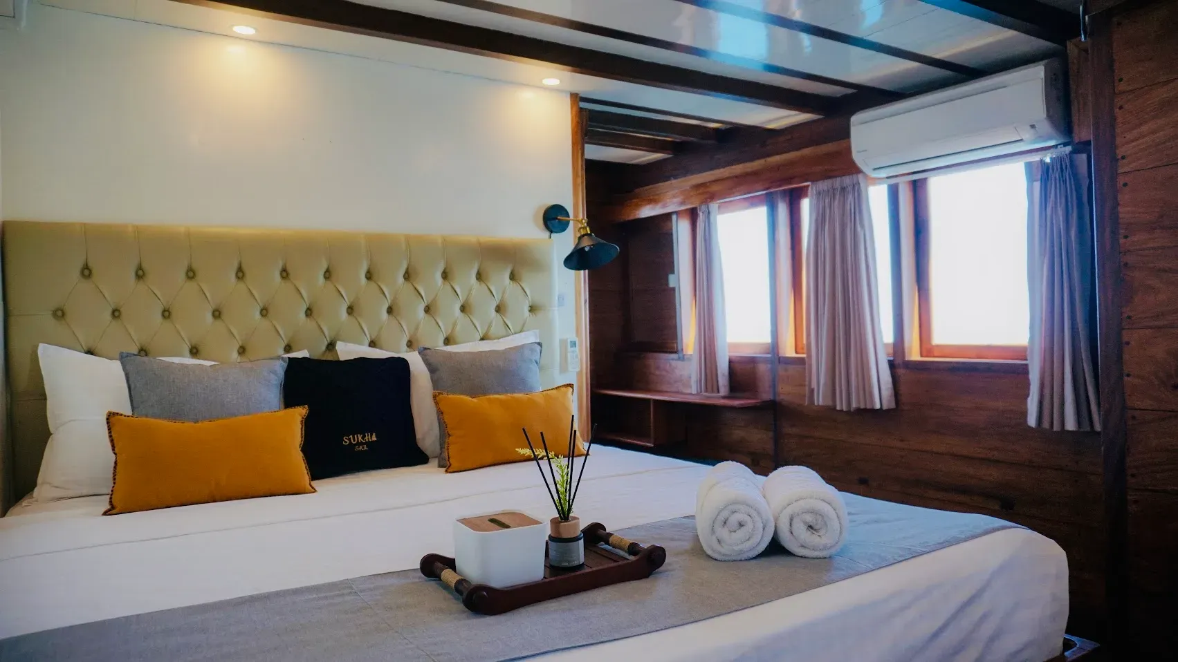 Sukha Sail Phinisi Boat Charter | Rinca Cabin Sukha Sail Phinisi | Boat Komodo Trip