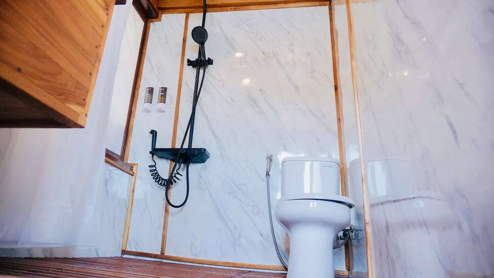 Rinca Cabin 1&2 Bathroom Sukha Sail Phinisi | Boat Komodo Trip