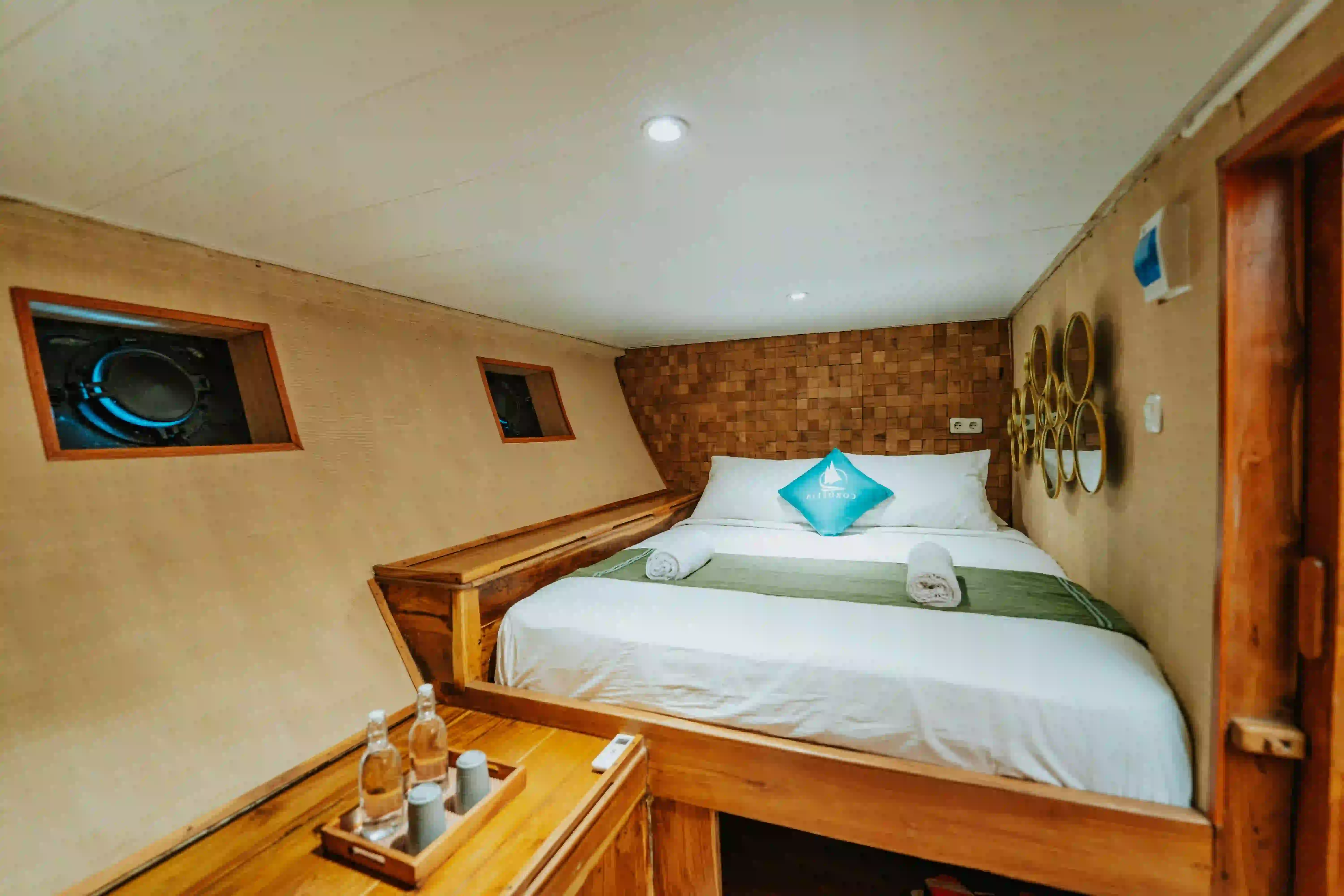Ruby Cabin - Cordelia Phinisi Boat Charter | Boat Komodo Trip