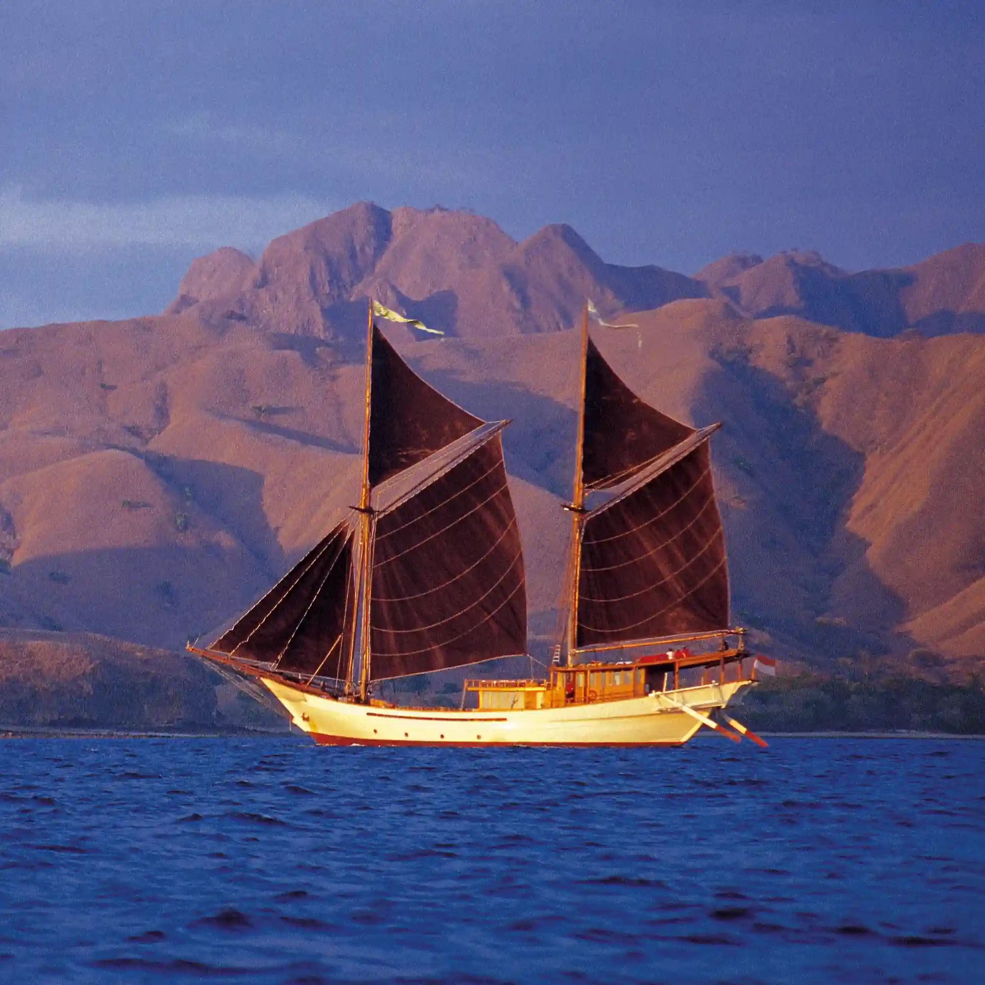 Silolona Phinisi Private Charter in Komodo National Park