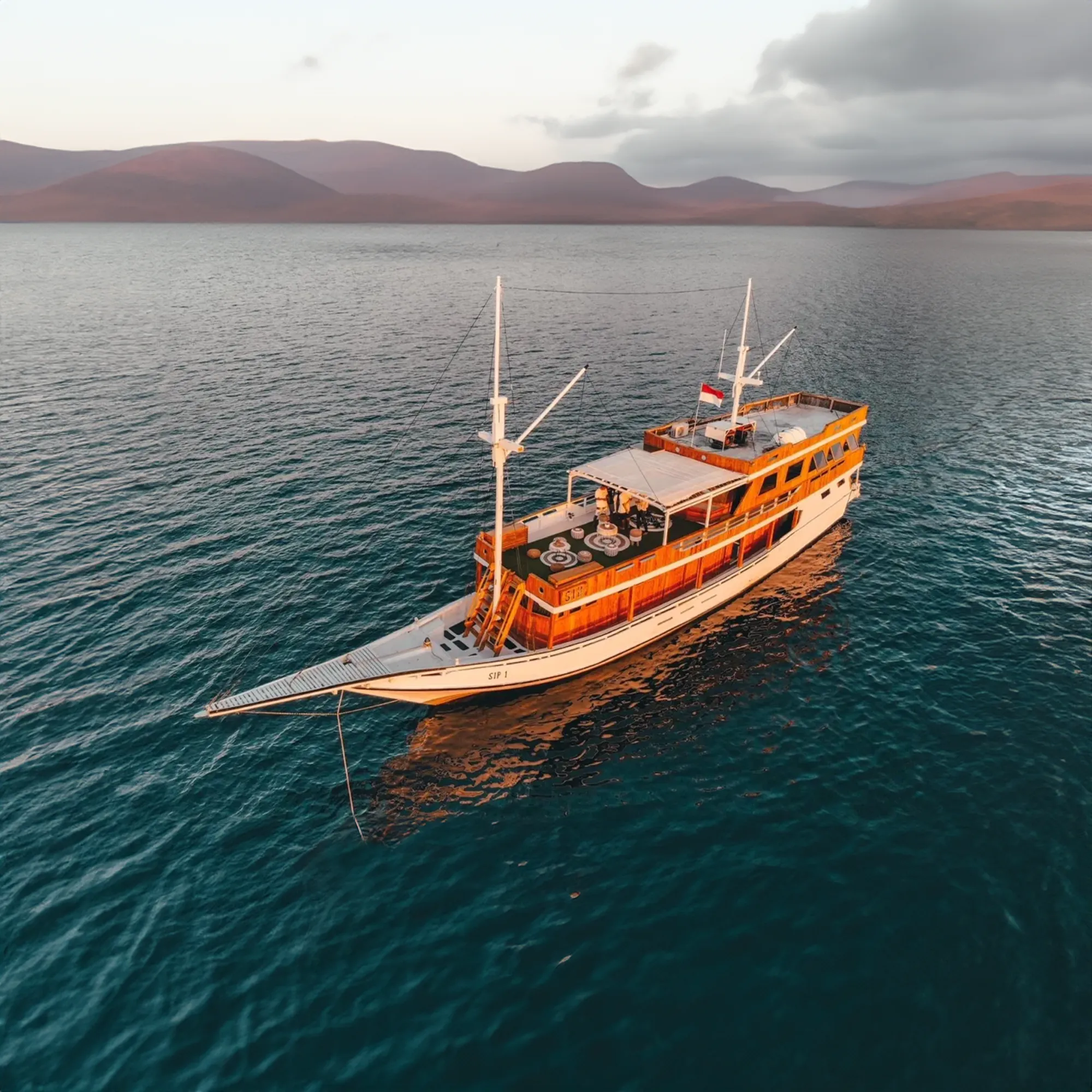 SIP Phinisi Deluxe Charter for Komodo National Park