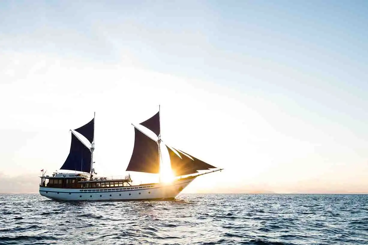 Samambaia Liveaboard - KomodoLuxur