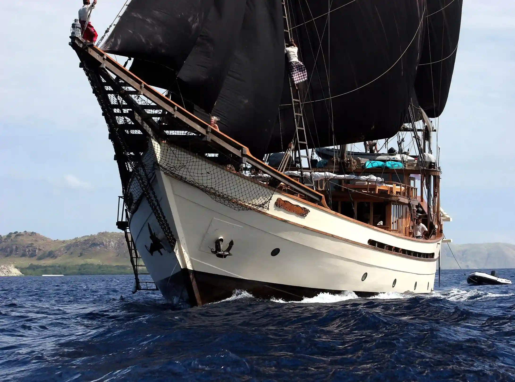 Silolona Phinisi Liveaboard | Boat Komodo Trip