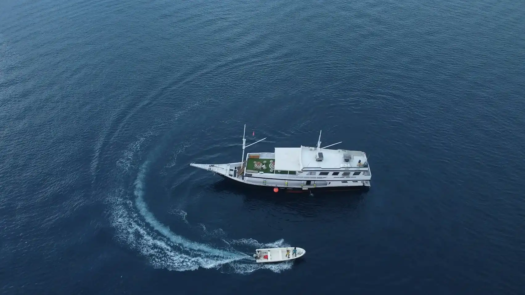 SIP Phinisi Boat Charter | SIP Phinisi Exterior | Komodo Tour | Boat Komodo Trip