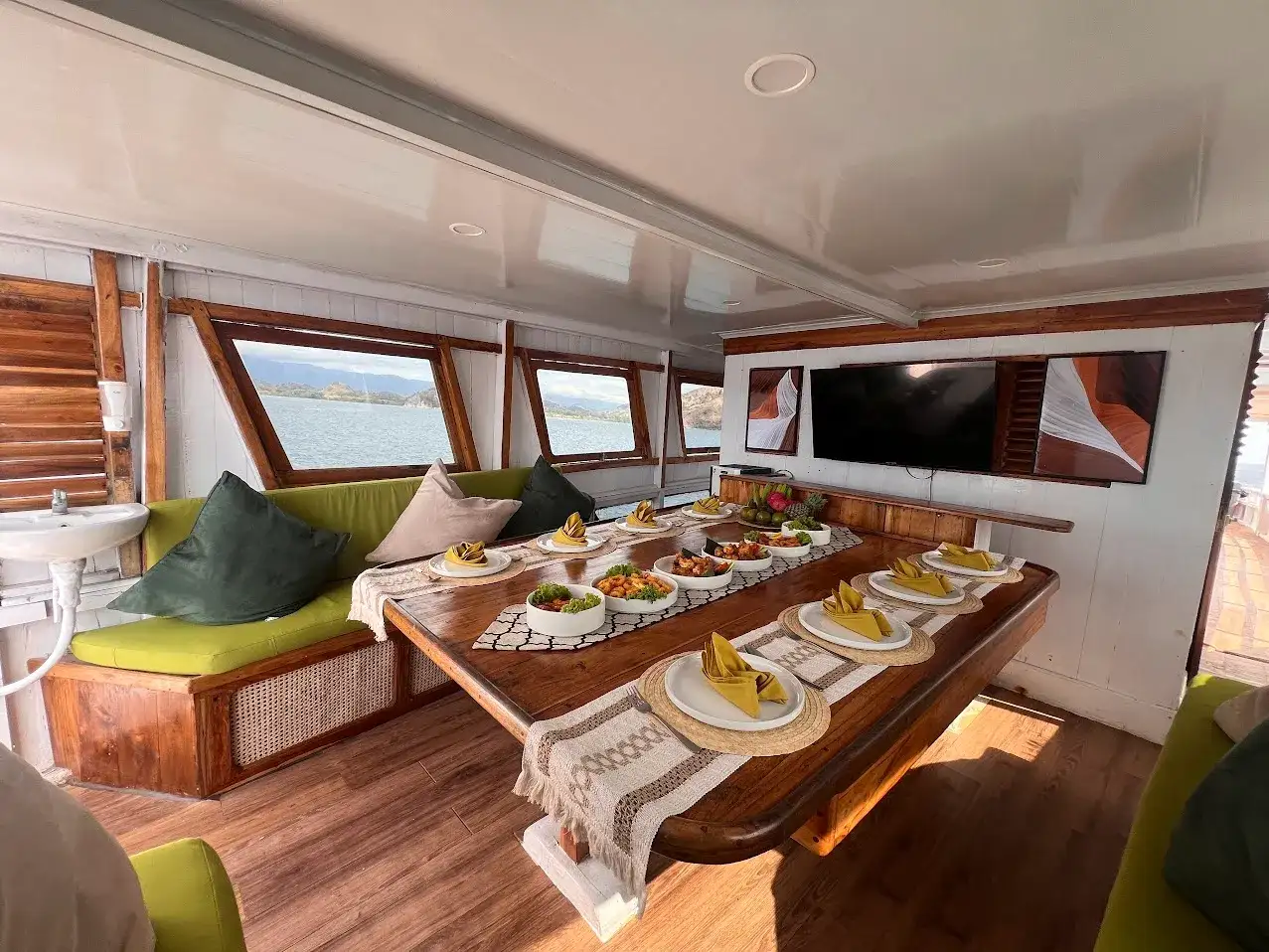 SIP Phinisi Boat Charter | SIP Phinisi Karaoke & Dining Area | Komodo Tour | Boat Komodo Trip