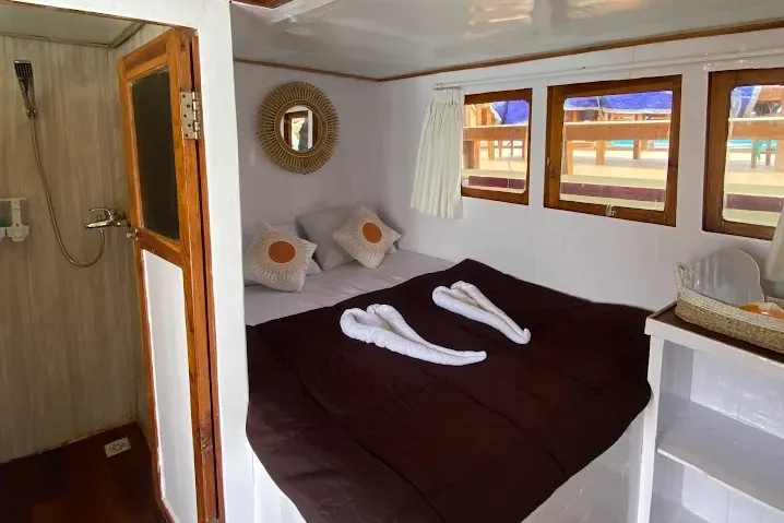 SIP Phinisi Boat Charter | SIP Phinisi Private Cabin | Komodo Tour | Boat Komodo Trip