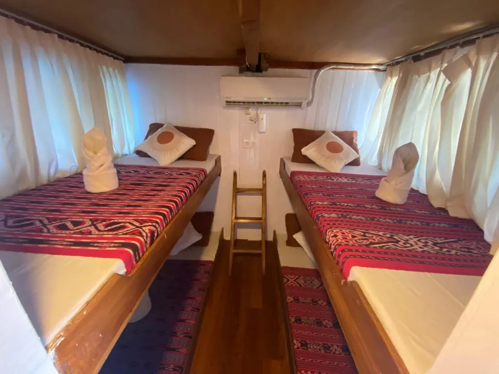 SIP Phinisi Boat Charter | SIP Phinisi Sharing Cabin | Komodo Tour | Boat Komodo Trip