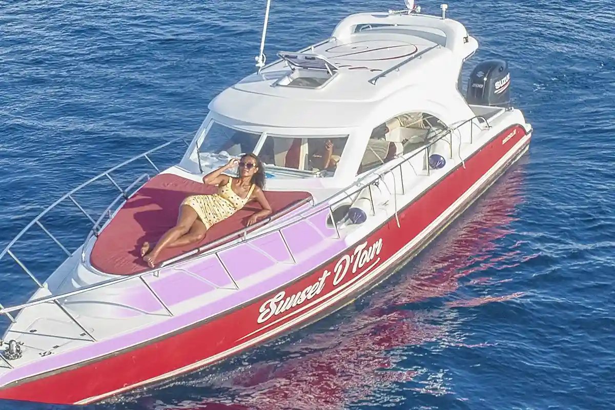 Sunset Speedboat Exterior 2 - BoatKomodoTrip