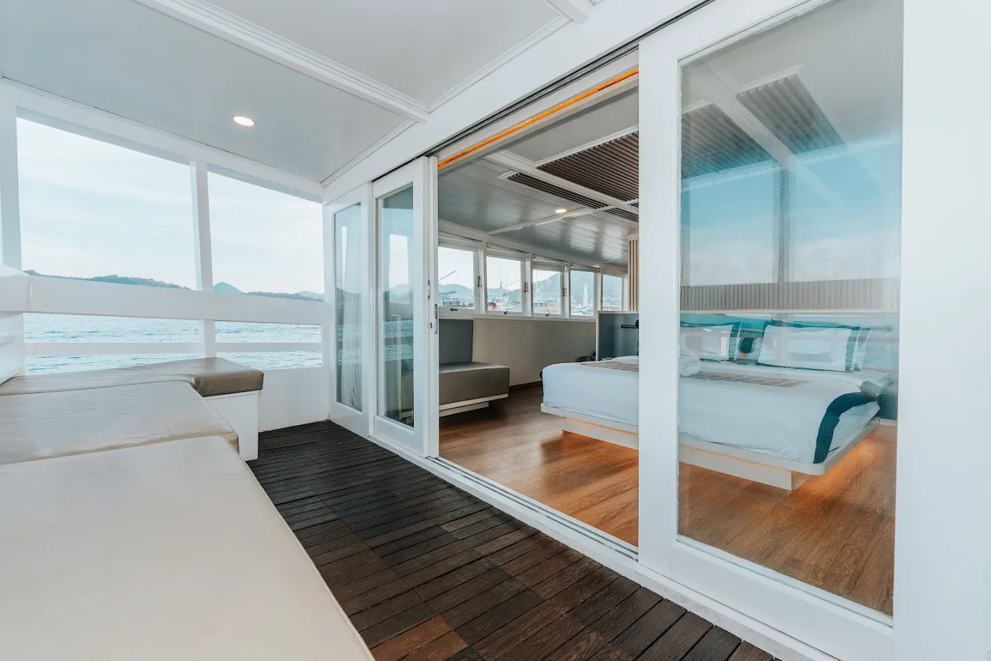 Tara Phinisi Cruise Boat Charter | Tara Master Cabin Balcony | Boat Komodo Trip