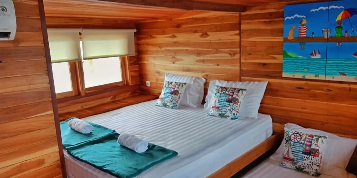 Thalassa 2 Phinisi | Master Cabin Thalassa 2 | Boat Komodo Trip