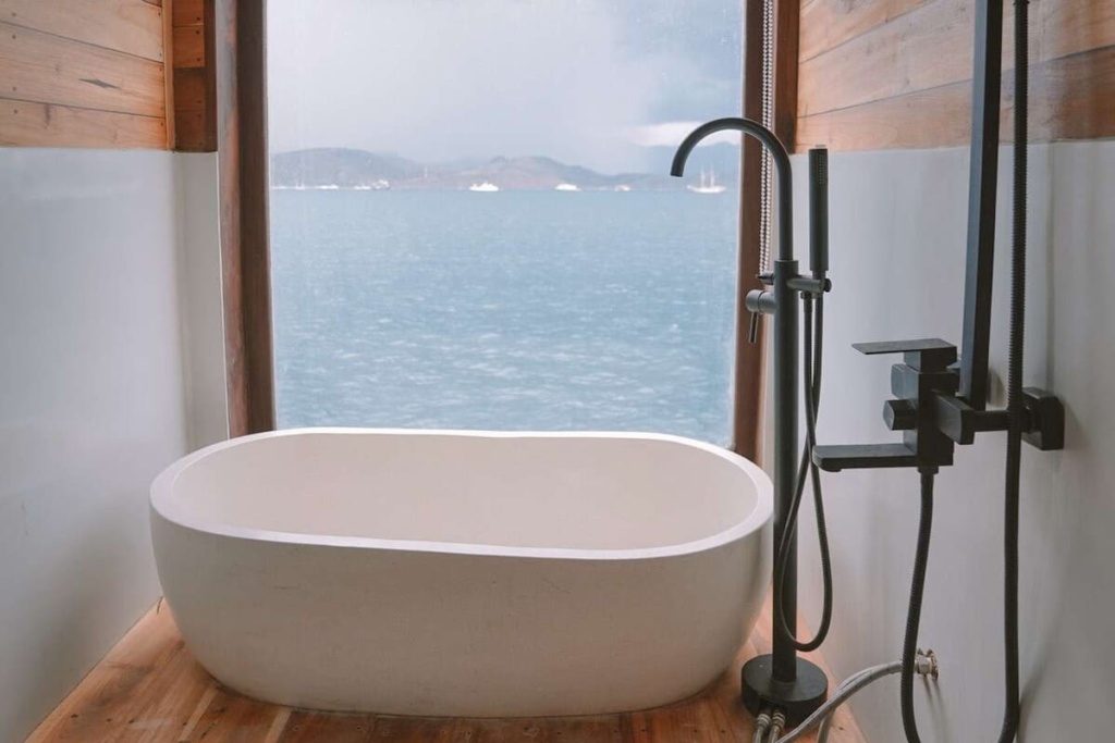 Weekday Komodo Tour 3D2N: Elbark Cruises, Catnazse Liveaboard, and Malca Voyages