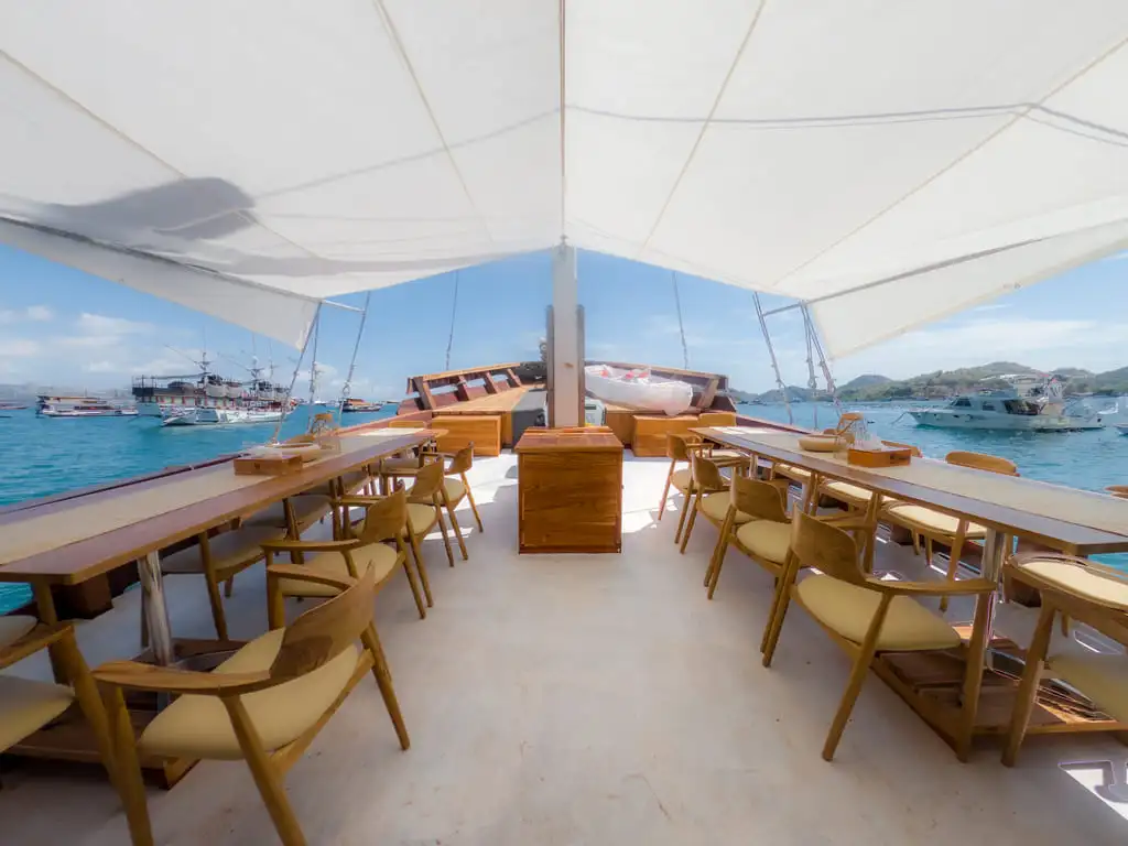 Outdoor Dining Room | Yumana Phinisi | Komodo National Park | Boat Komodo Trip