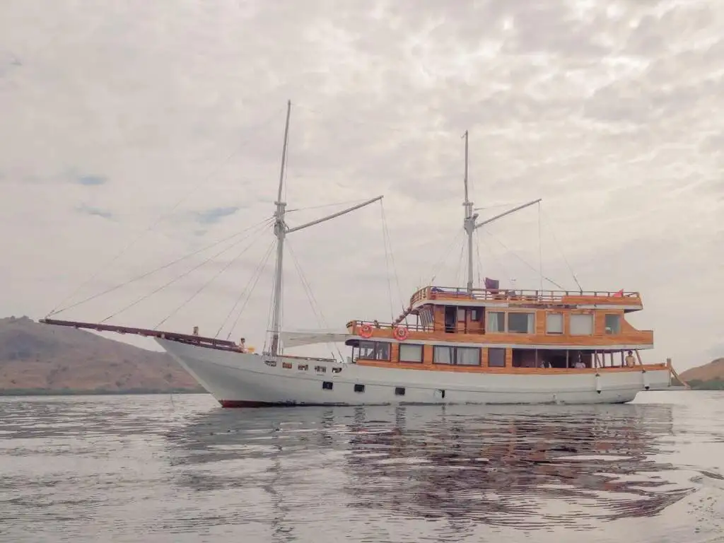 Yumana Phinisi | Komodo National Park | Boat Komodo Trip