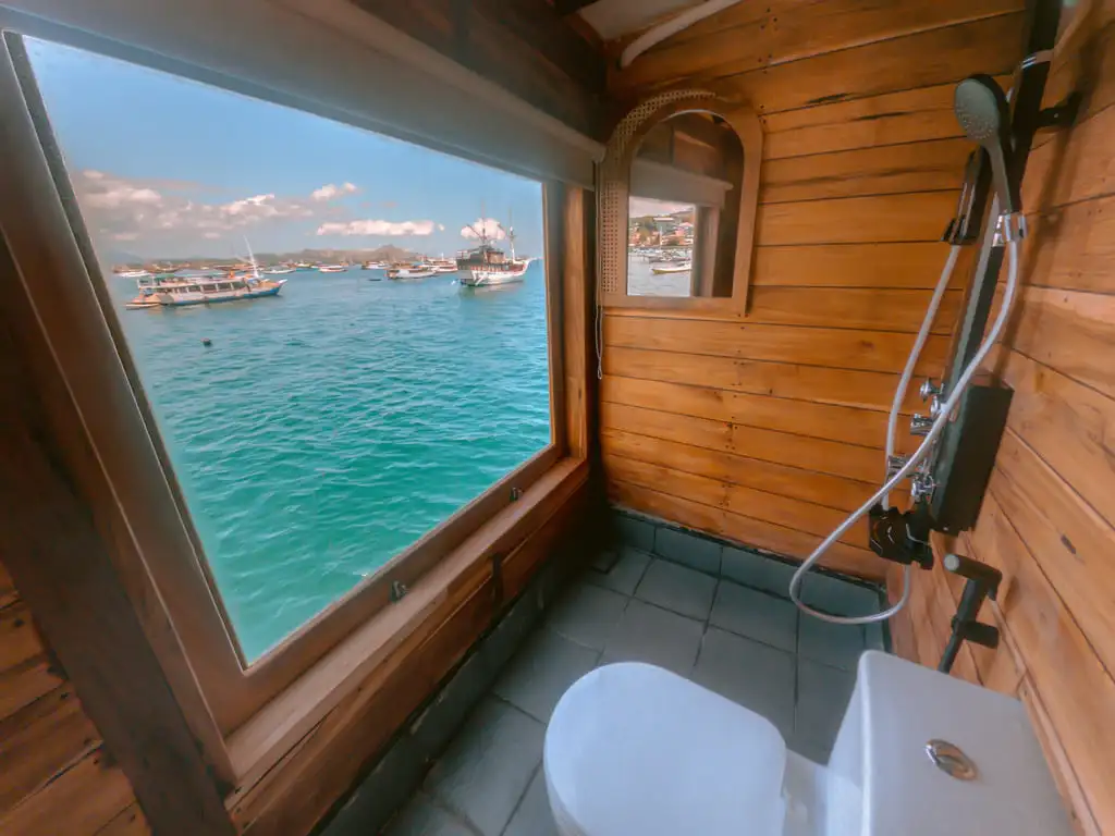 Royal Suite Cabin - Image 4