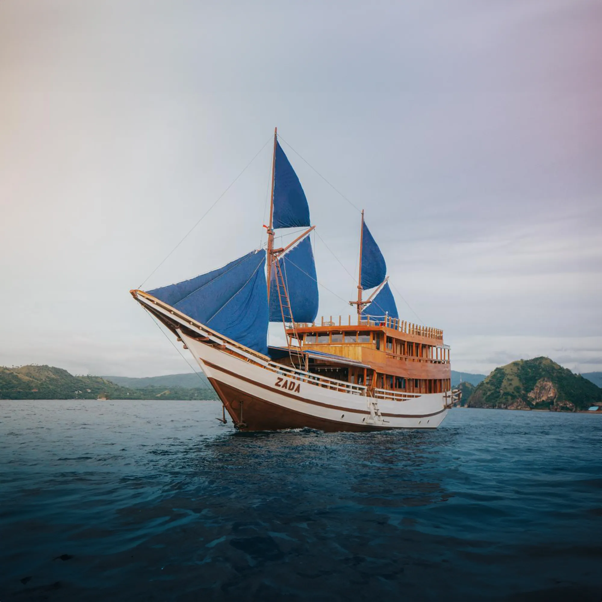 Zada Ulla VIP Phinisi for Komodo Group Charter