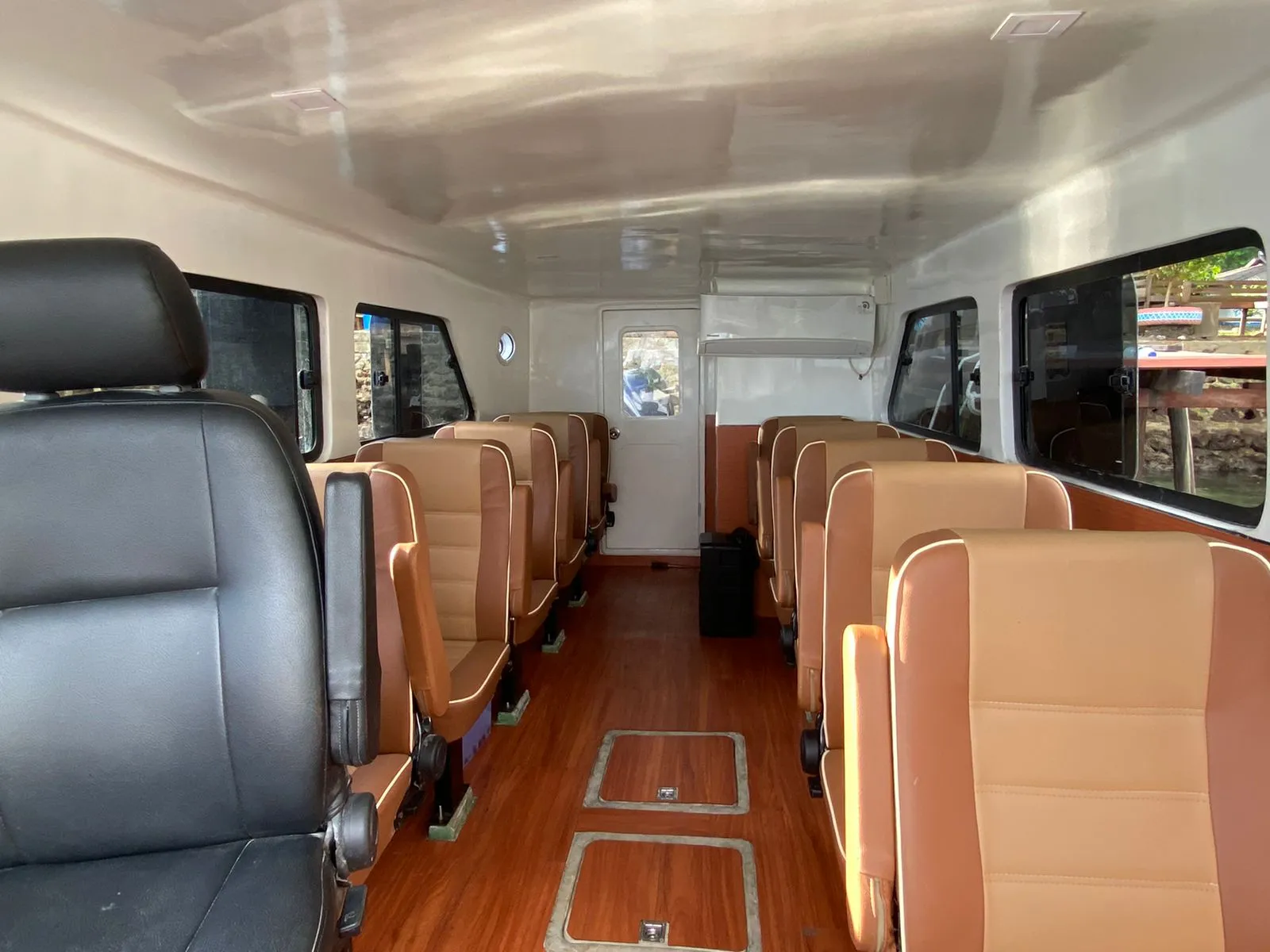 Berdikari 2 Speedboat - boatkomodotrip