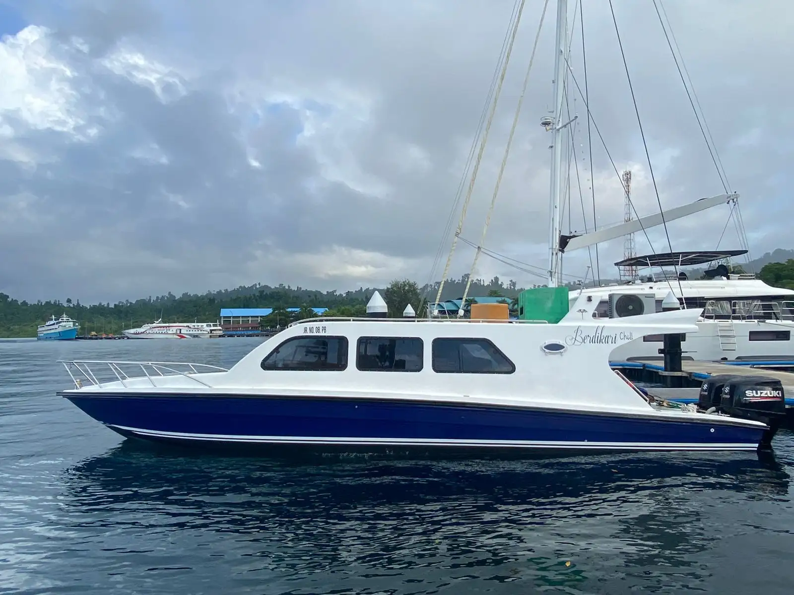 Berdikari 2 Speedboat - boatkomodotrip