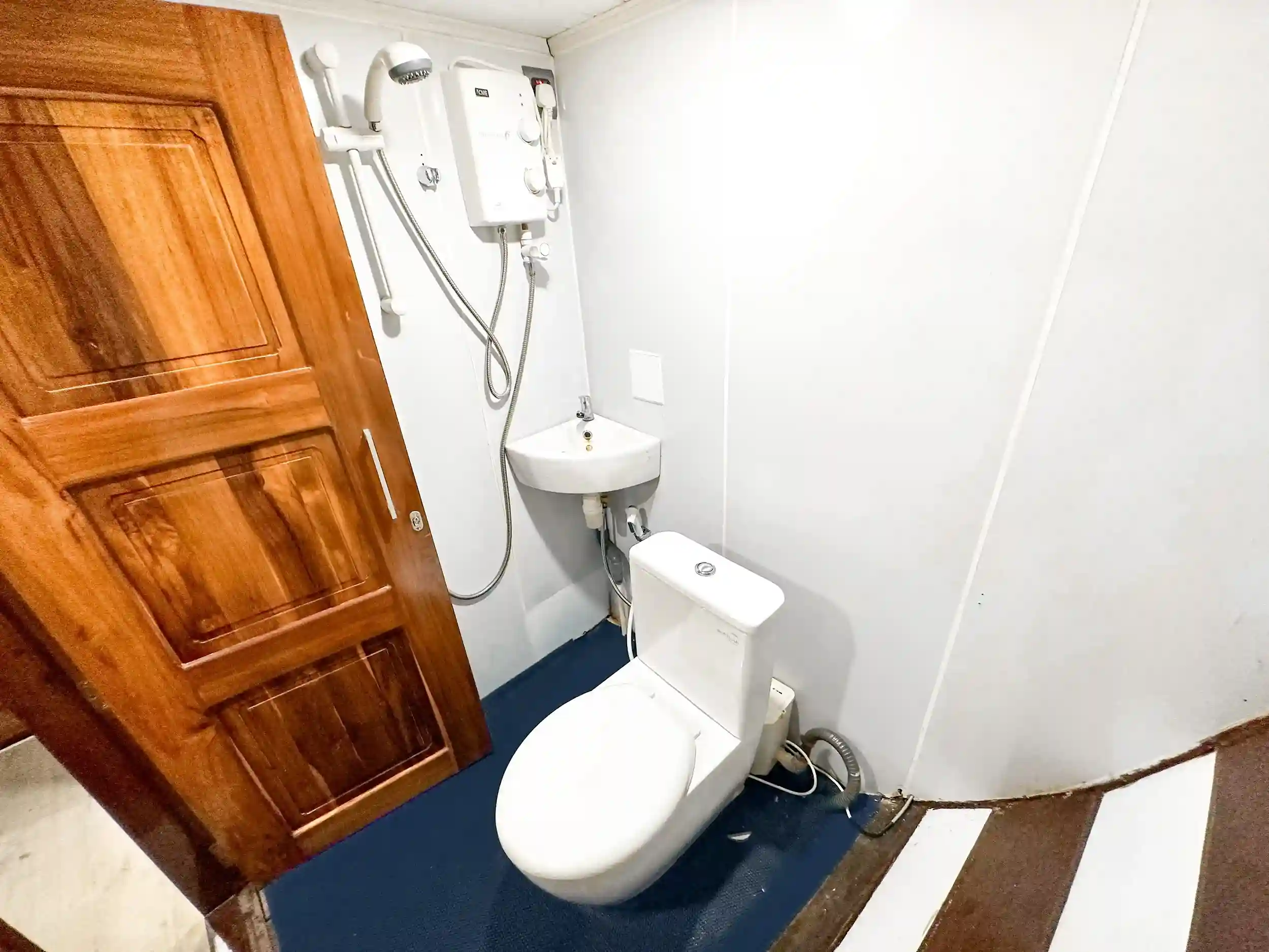 Private Cabin - Image 3