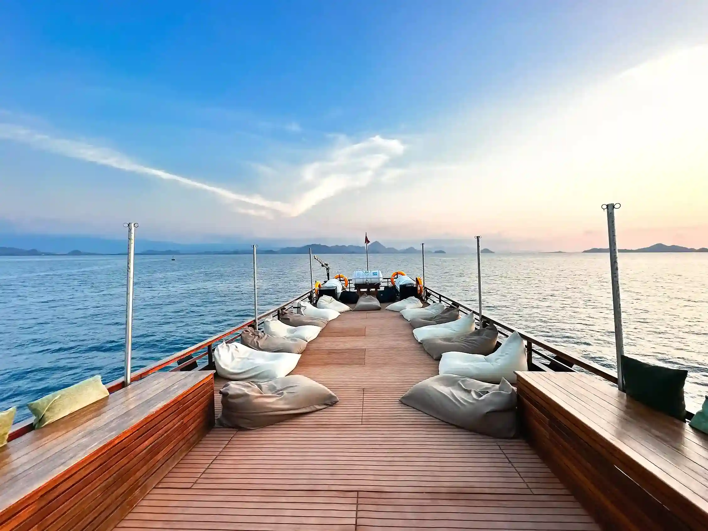 Delilah Yacht Cruise Phinisi - BoatKomodoTrip