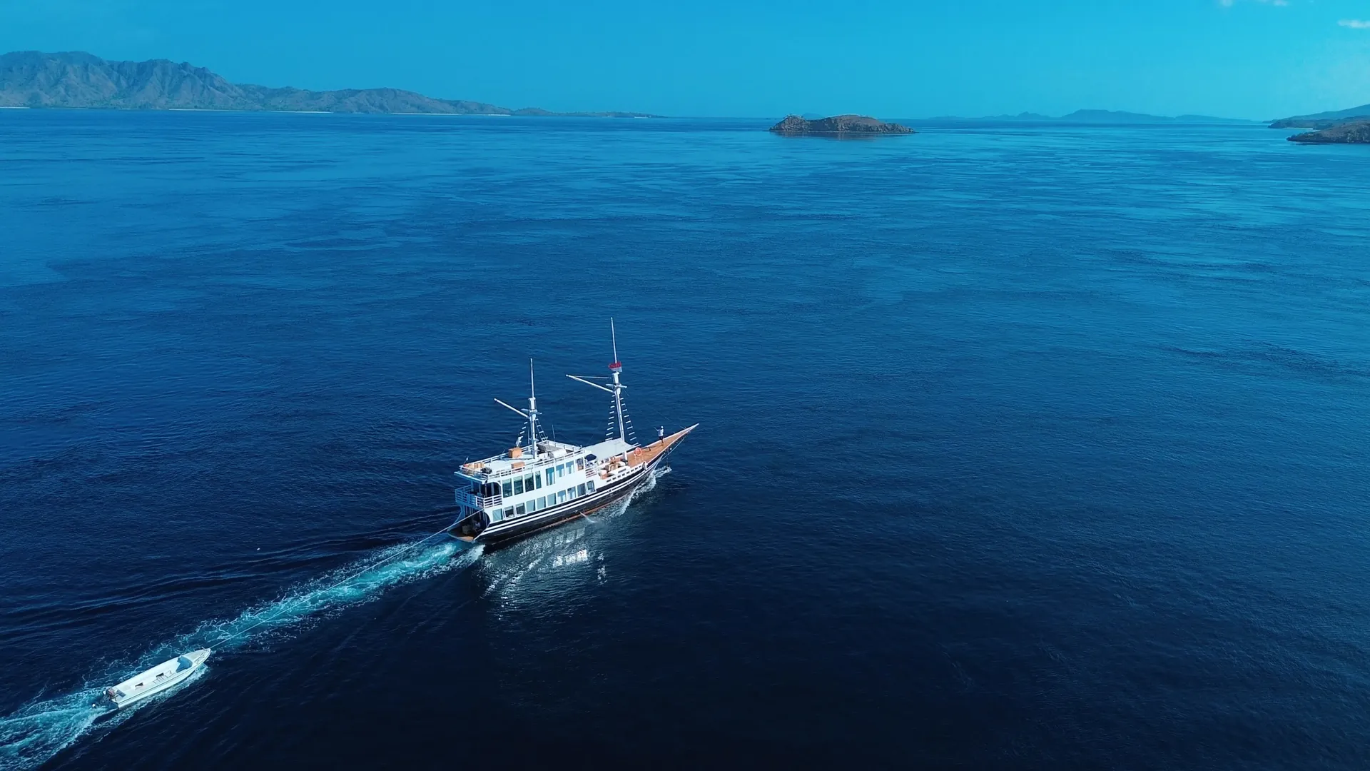 Derya Exterior - BoatKomodoTrip