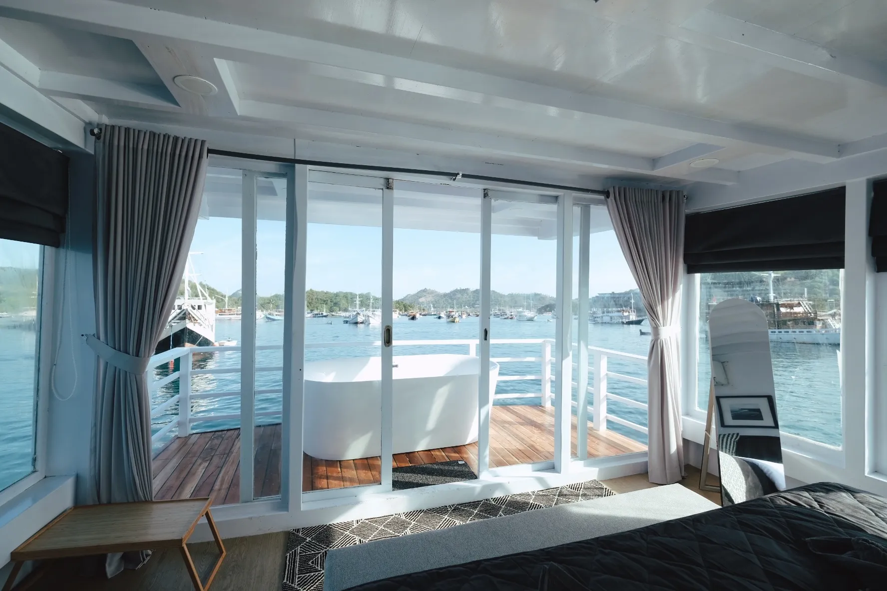 Derya Padar Room- BoatKomodoTrip