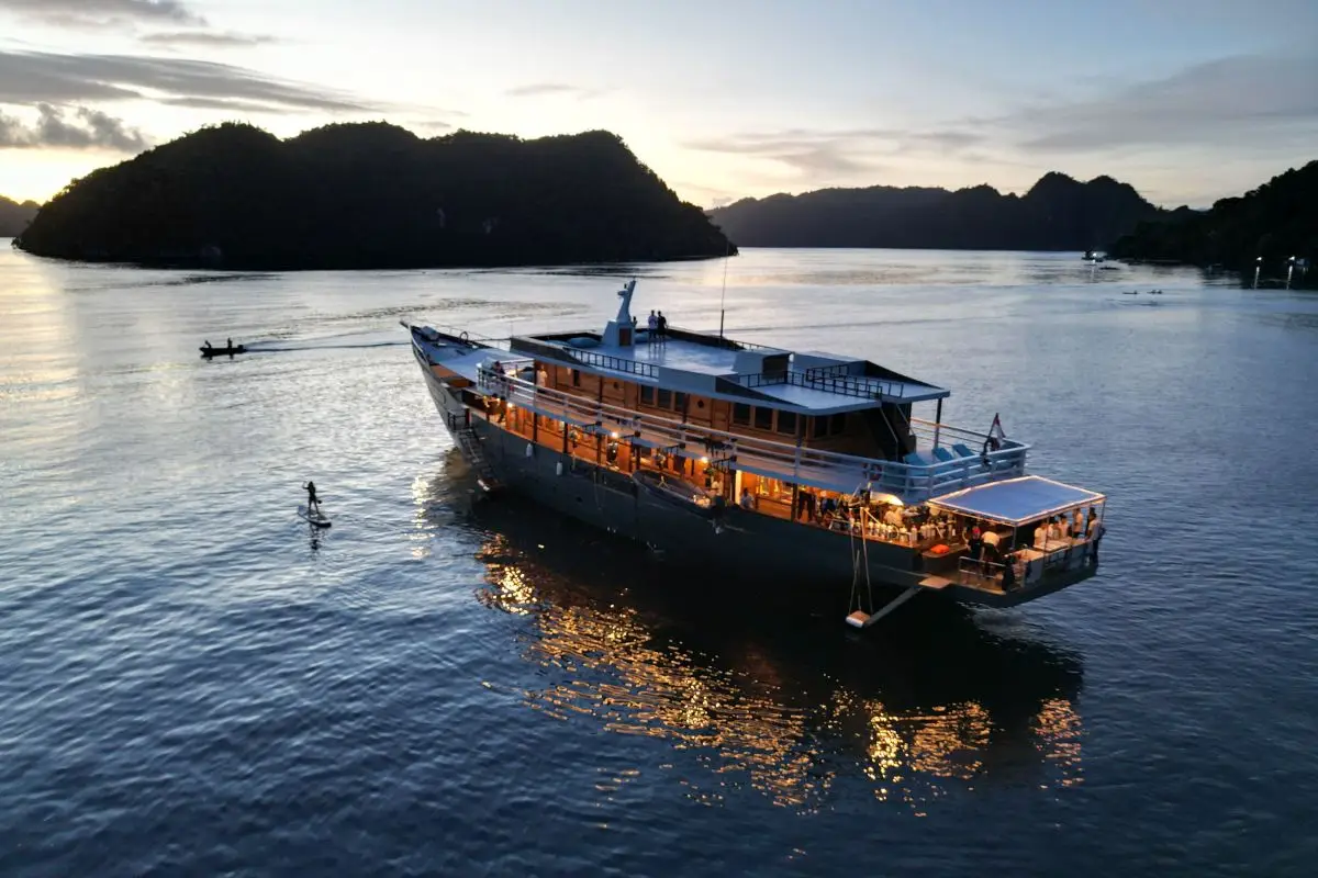 Emperor Harmoni - BoatKomodoTrip