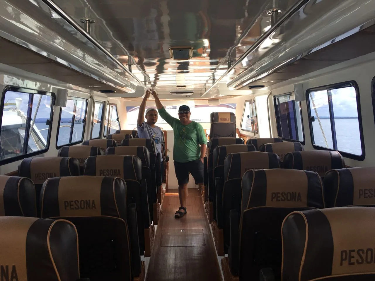 Its Pesona Speedboat Interior - Boat Komodo Trip