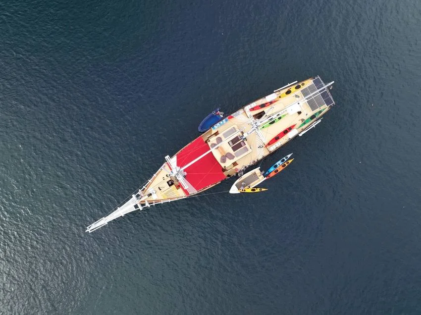 Jakare Liveaboard Phinisi Boat Charter | Jakare Exterior | Raja Ampat Tour | Komodo Tour | Boat Komodo Trip