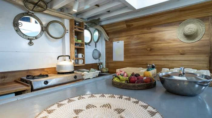 Jinggo Janggo Phinisi