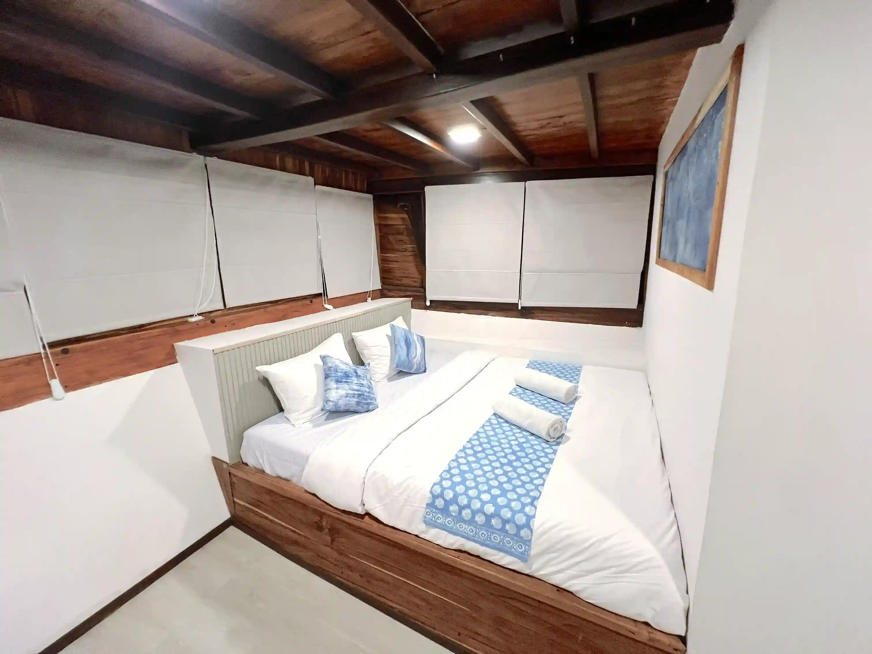 Leticia Yacht Cruise Phinisi - BoatKomodoTrip