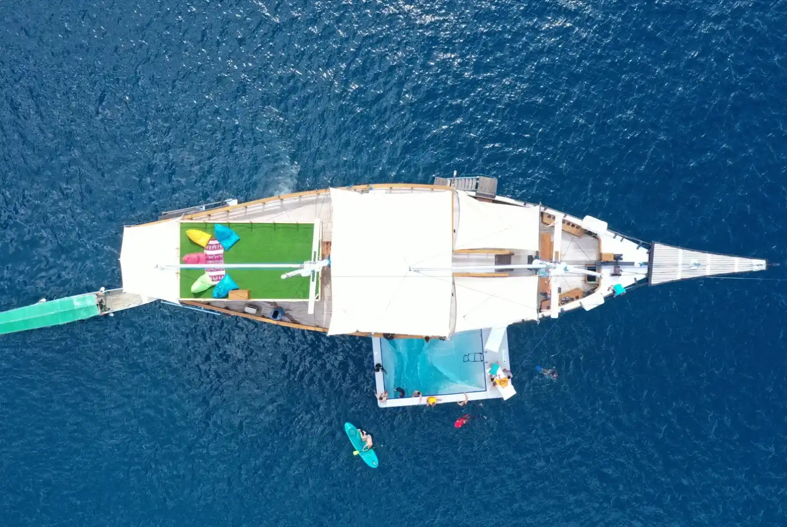 Leticia Cruise Liveboard - BoatKomodoTrip