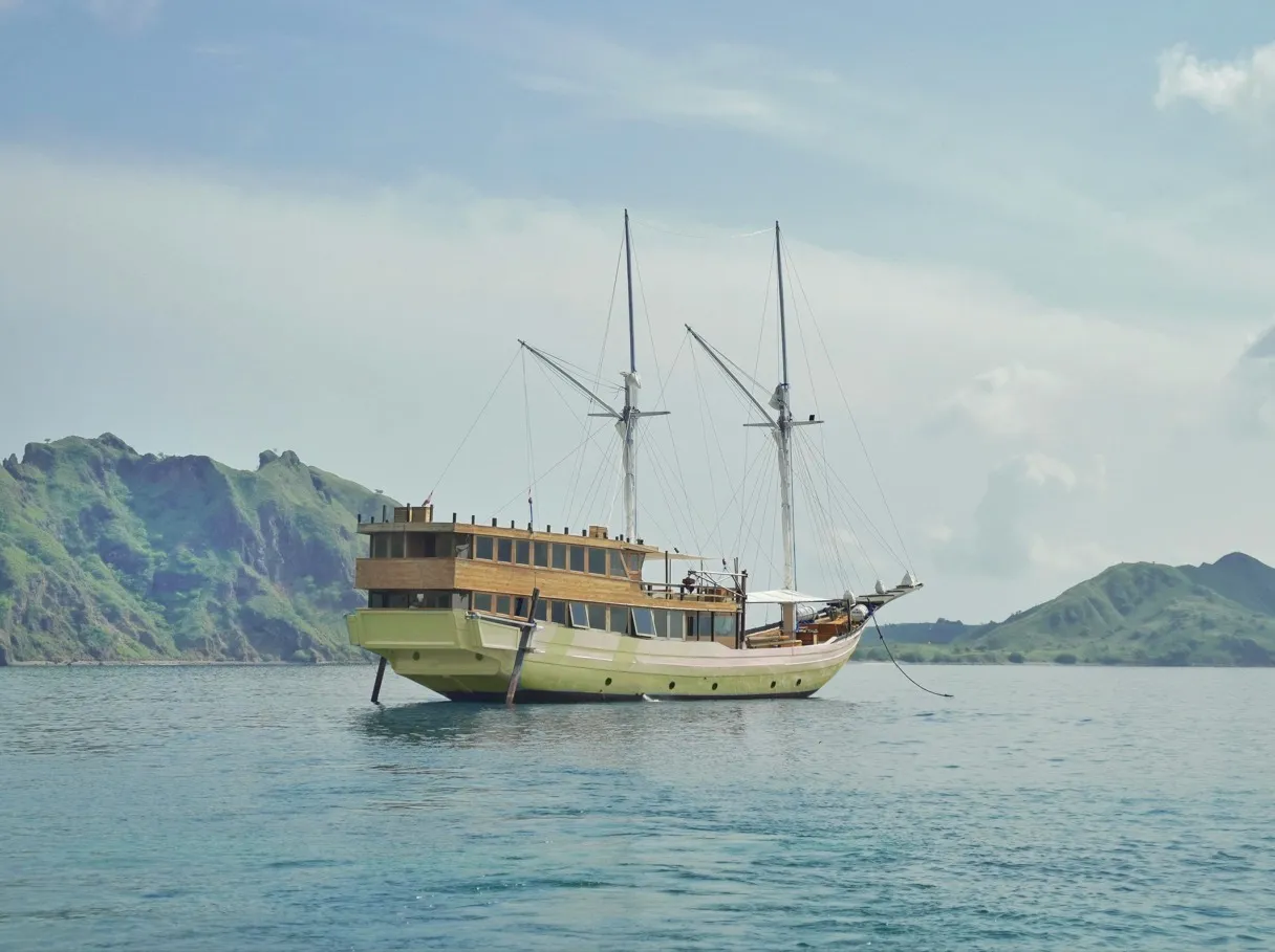 Leticia Cruise Liveboard - BoatKomodoTrip