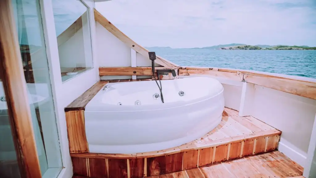 Master Cabin - Image 2