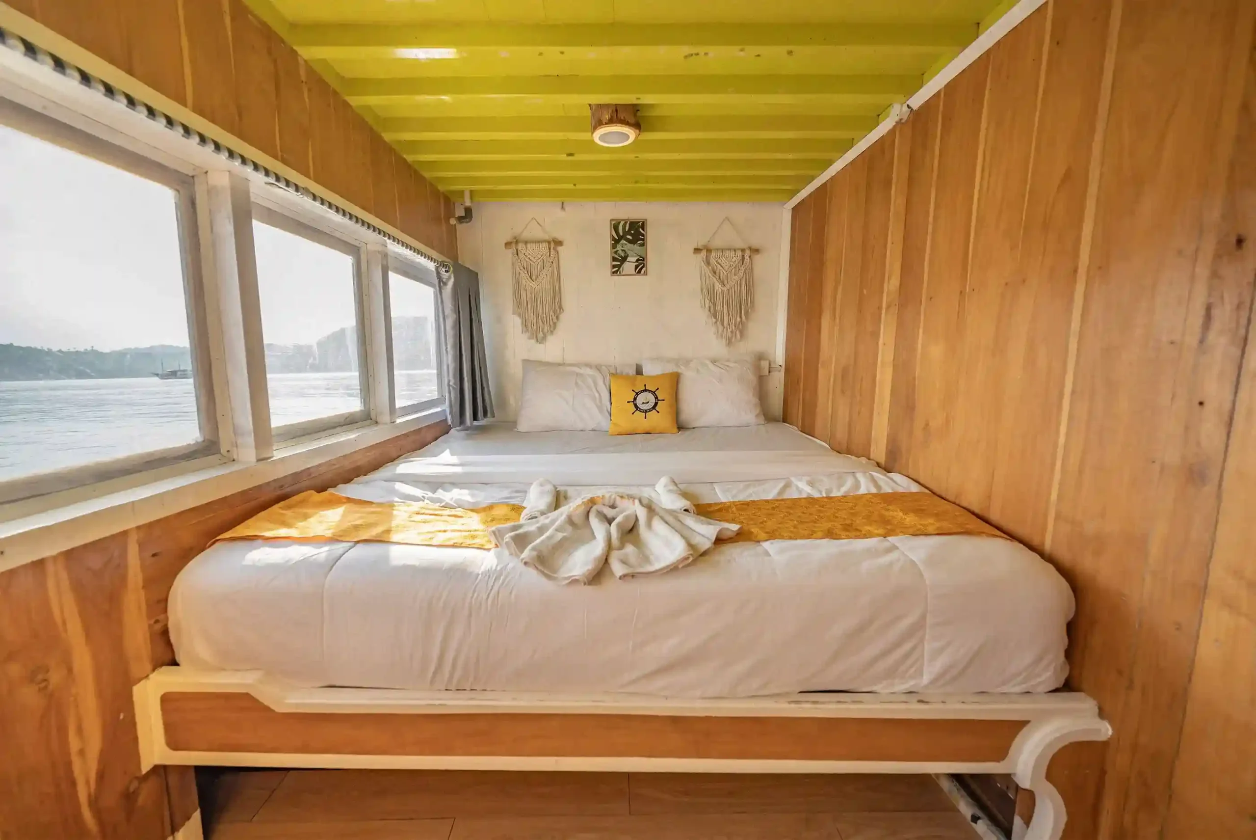 Full Ocean Cabin - Image 3