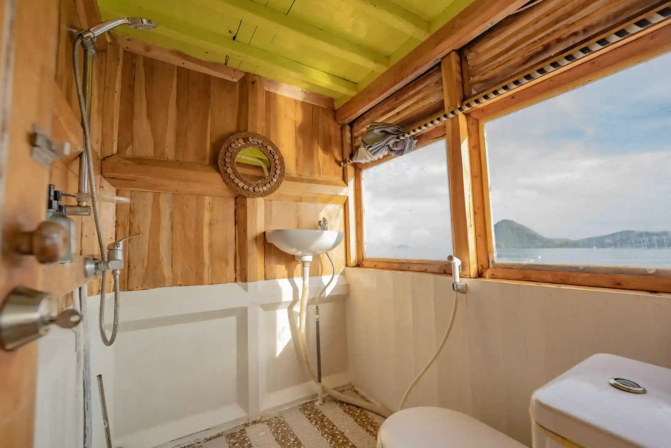 Full Ocean Cabin - Image 2