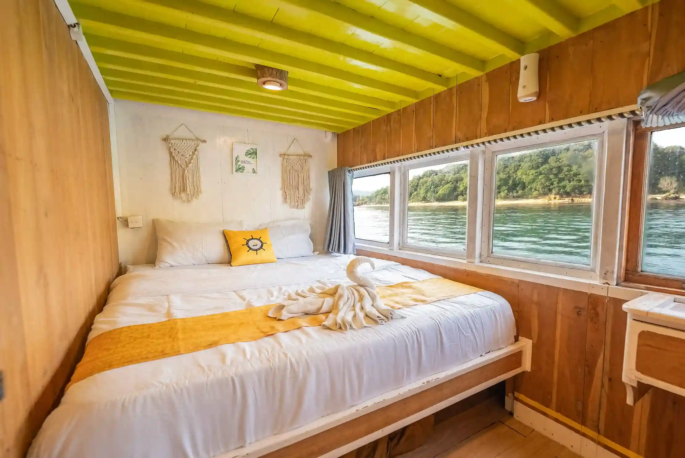 Full Ocean Cabin - Image 1