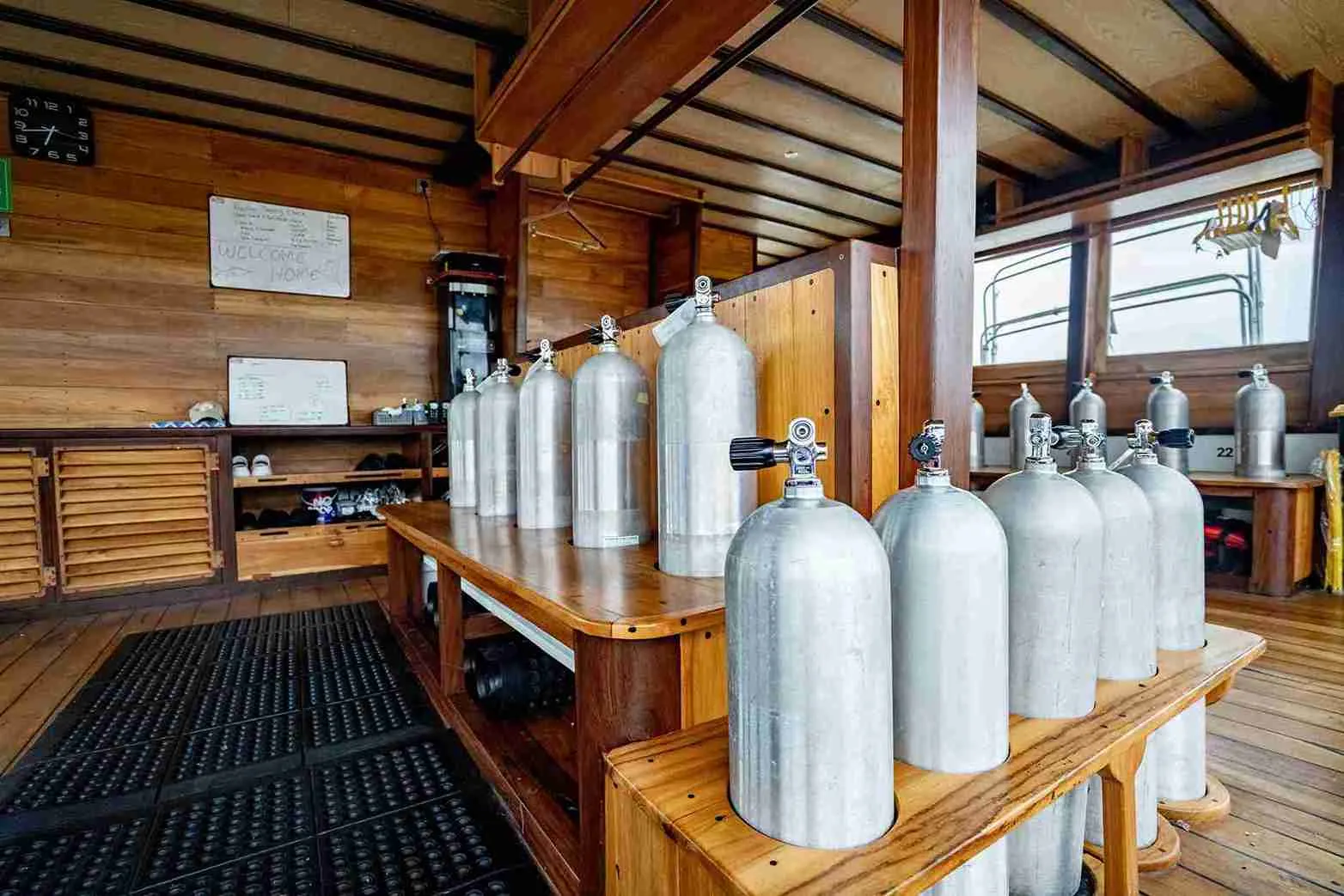 Nusa Kemabara Yacht Cruise