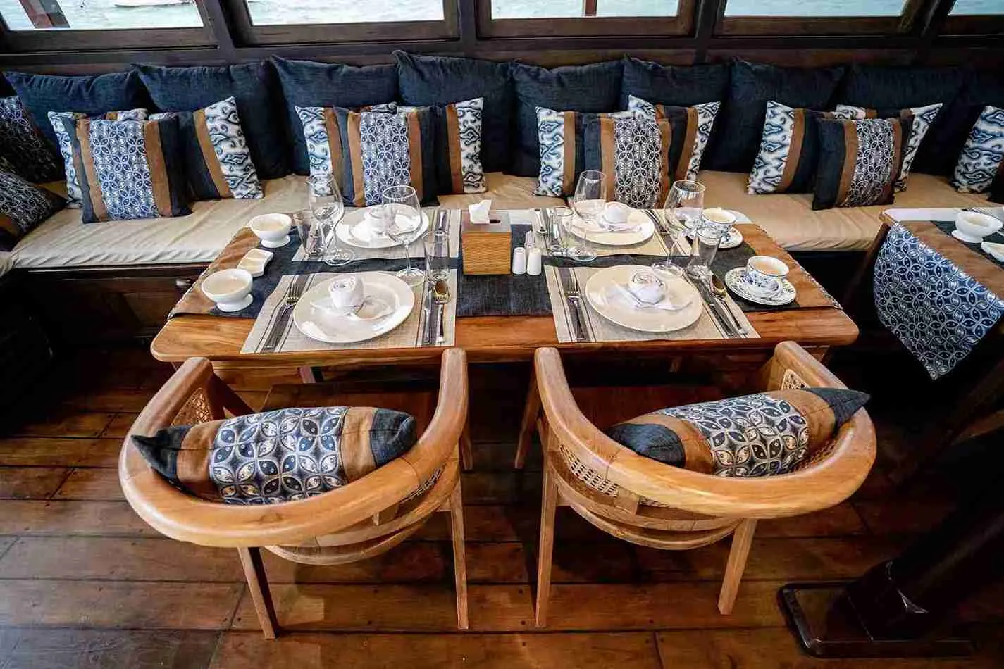 Nusa Kemabara Yacht Cruise