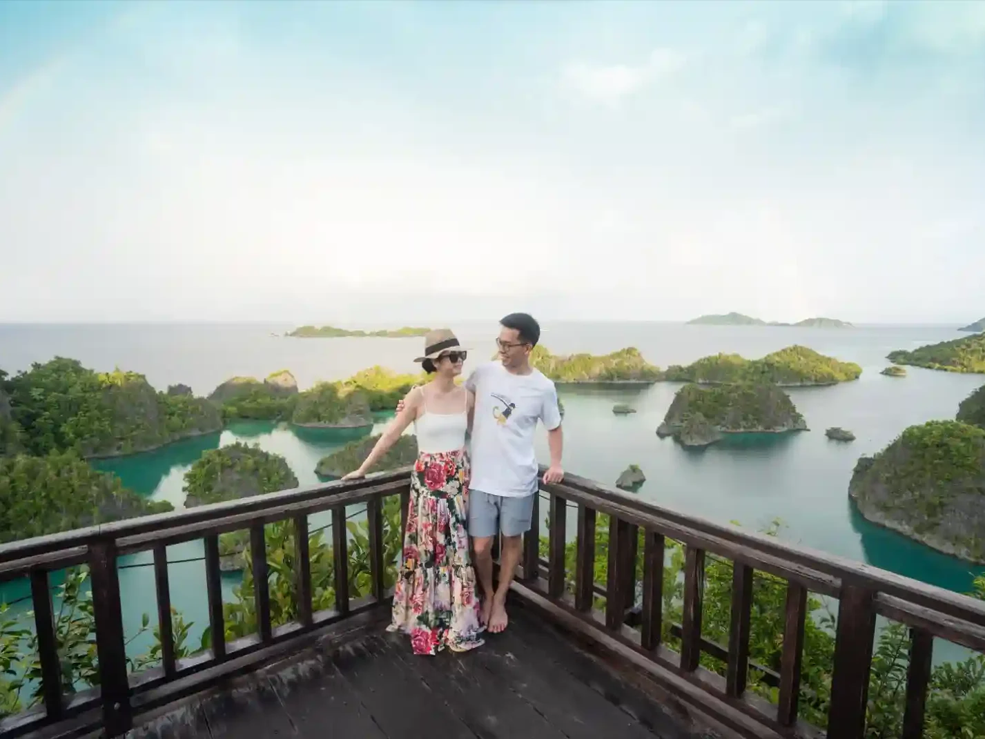 Pulau Dafalai dari udara, menampilkan keindahan gugusan pulau di Raja Ampat