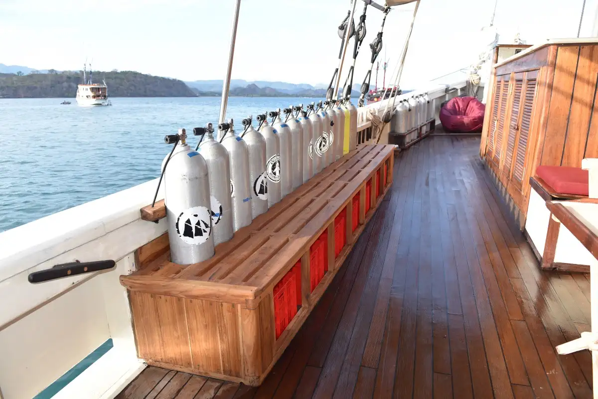 Emperor Raja Laut - BoatKomodoTrip