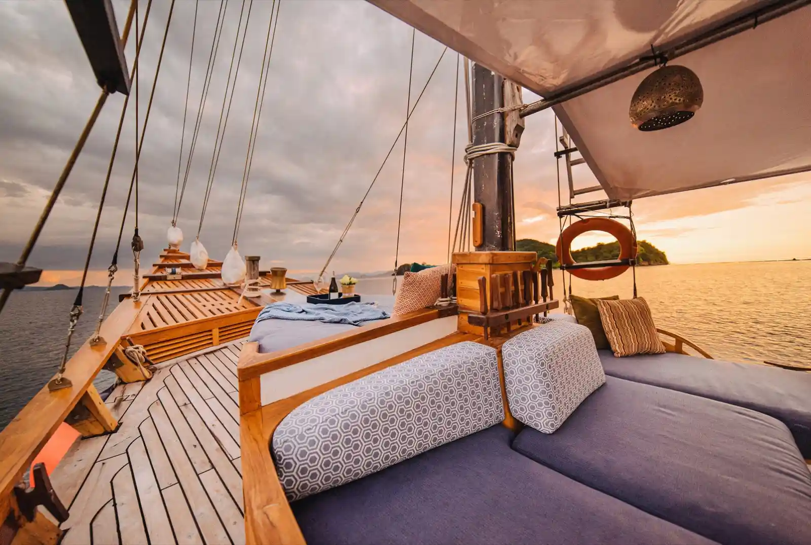 Samara 1 Phinisi Boat Charter | Front Deck Area | Boat Komodo Trip