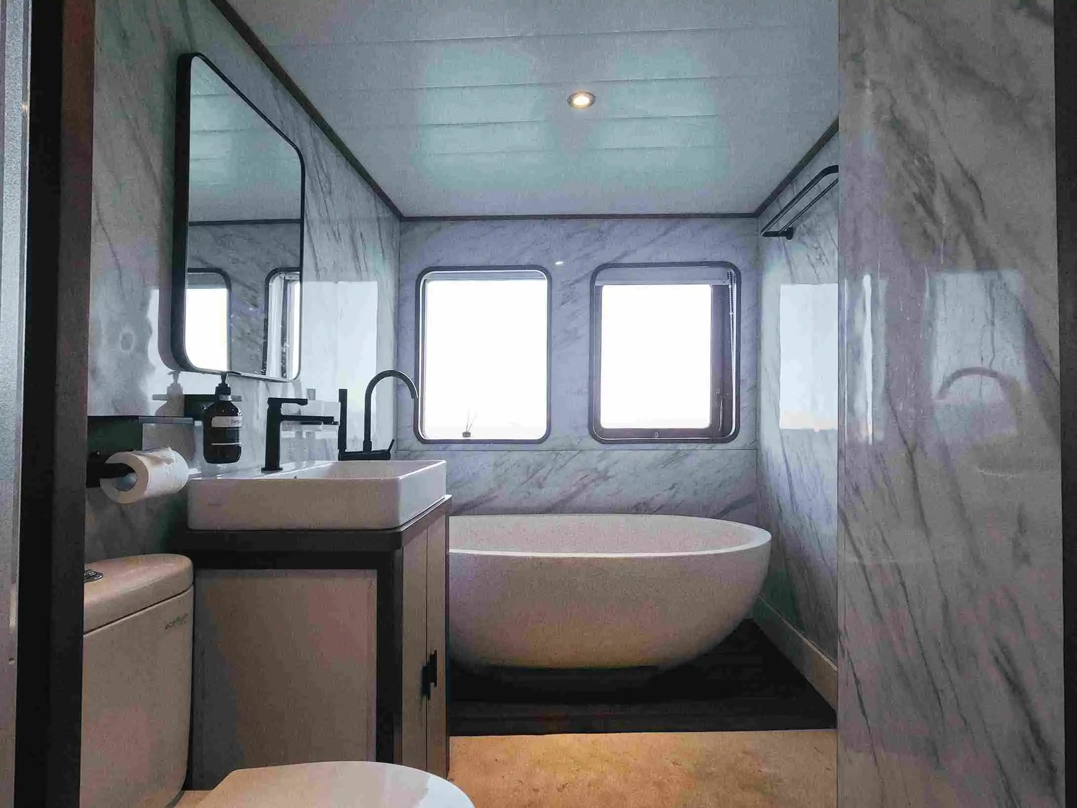 Signature Room Misol - Image 2