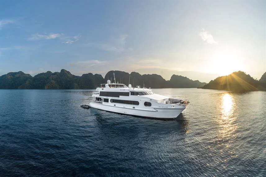 Solitude Adventurer | Raja Ampat Yacht Charter | Boat Komodo Trip