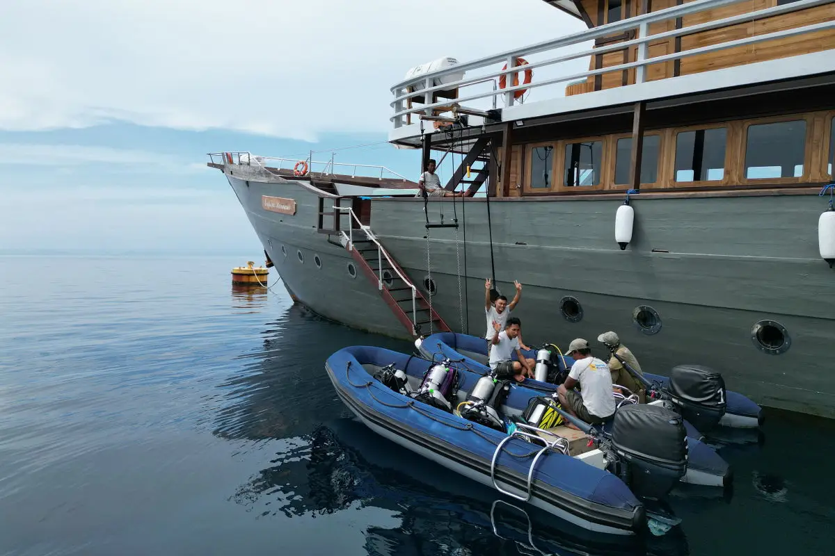 Emperor Harmoni - BoatKomodoTrip