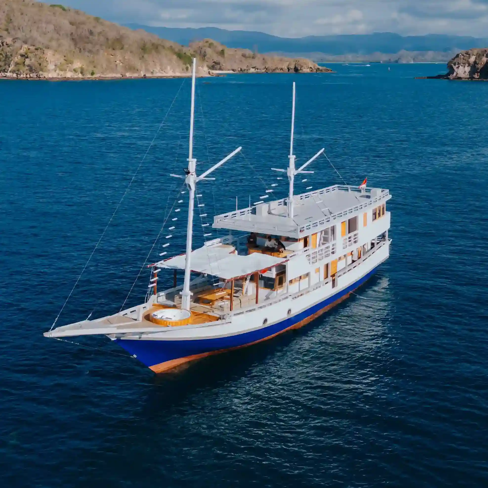 Bombana 2 Phinisi: A 22-Metre Komodo Charter with Jacuzzi and Watersports