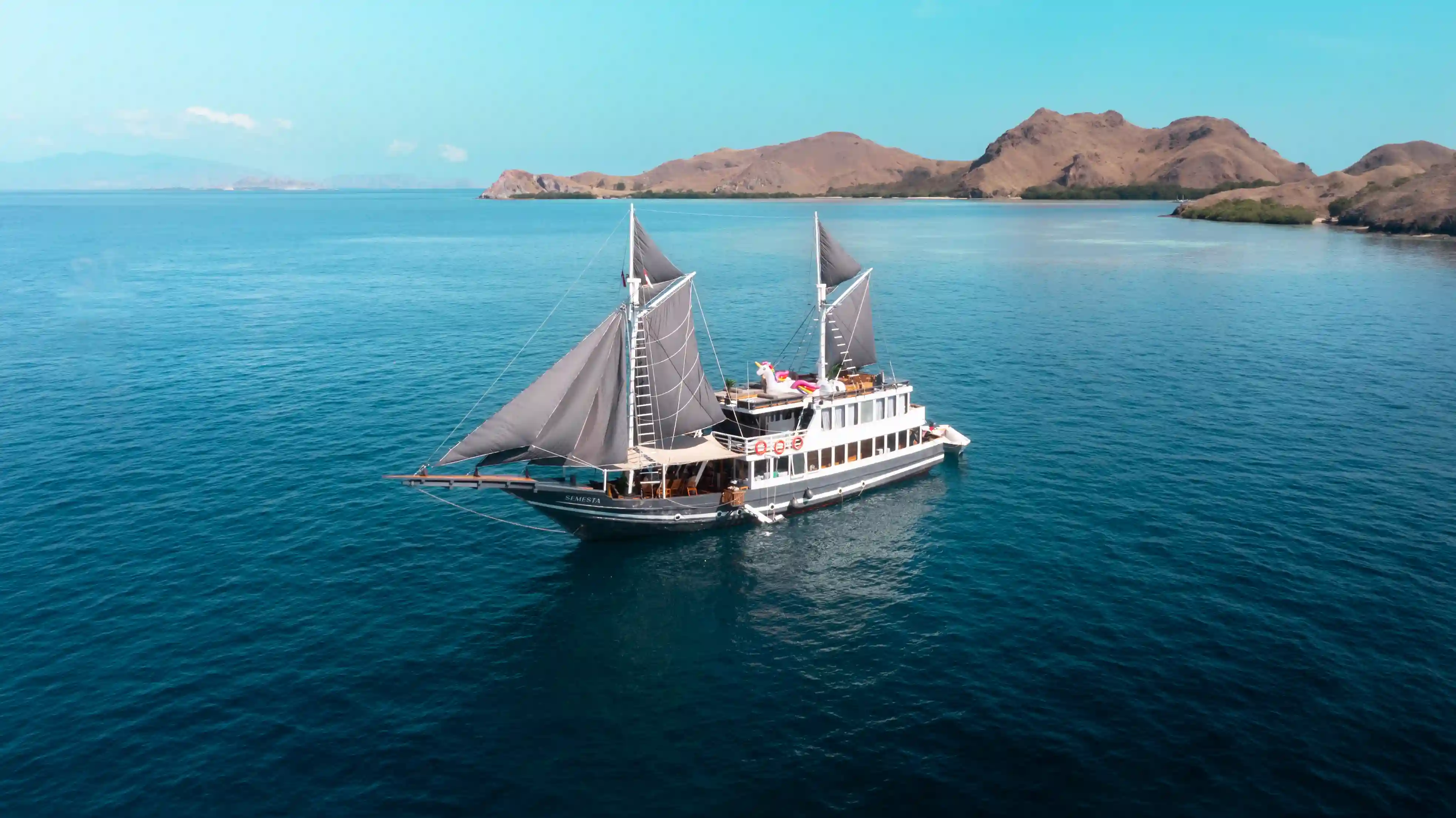 Semesta Voyages Phinisi Cruise | Komodo National Park | Boat Komodo Trip