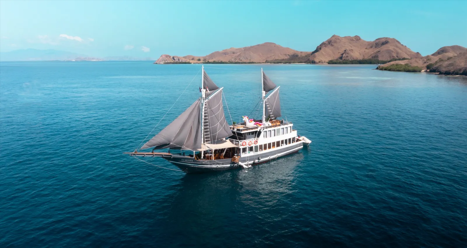 Semesta Voyage Cruise Phinisi Boat | Boat Komodo Trip