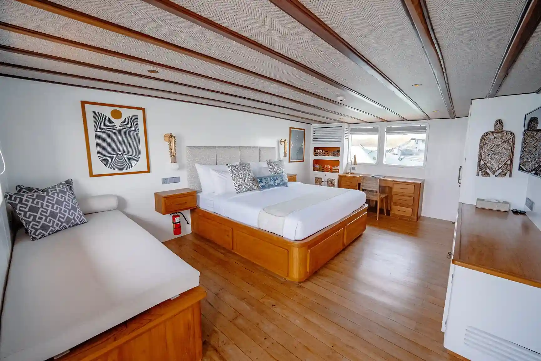 Cabin 4 | Rascal Voyages Yacht Phinisi | Boat Komodo Trip